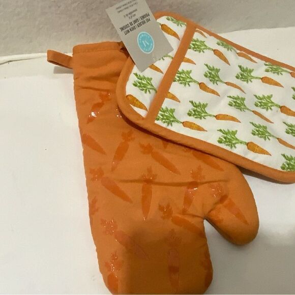 MARTHA STEWART 2 PACK OVEN MITT POTHOLDER CARROTS ORANGE 100% COTTON NWT A12 - Picture 2 of 4